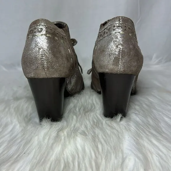 Anthropologie Seychelles Clue Kilty Burnished Pewter Metallic Heels Sz 8