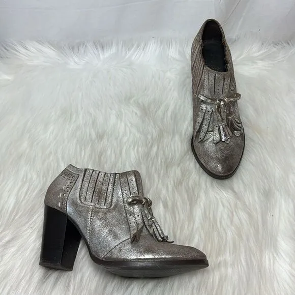 Anthropologie Seychelles Clue Kilty Burnished Pewter Metallic Heels Sz 8