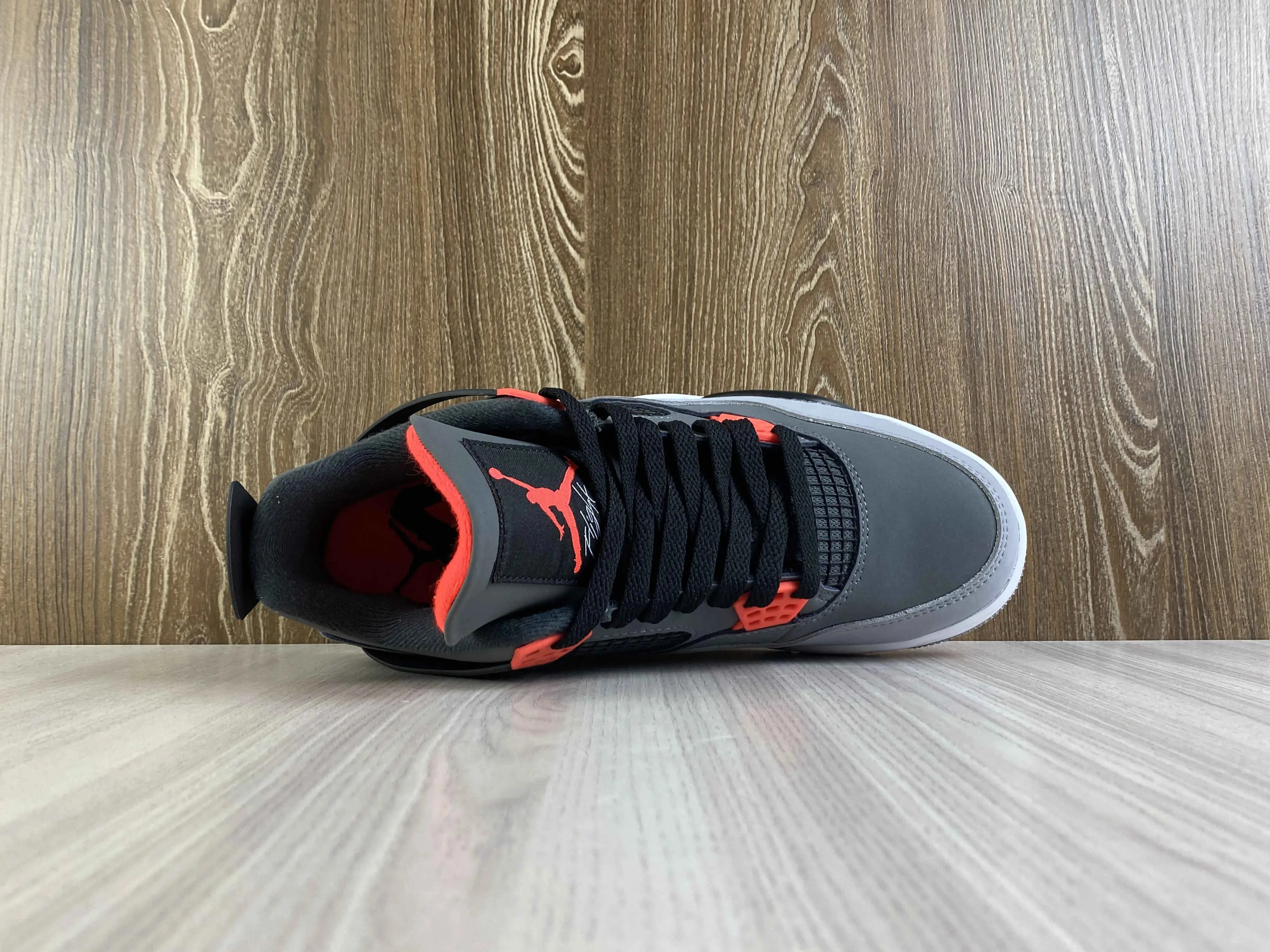 Classic Retro 4 Sneakers - Infrared