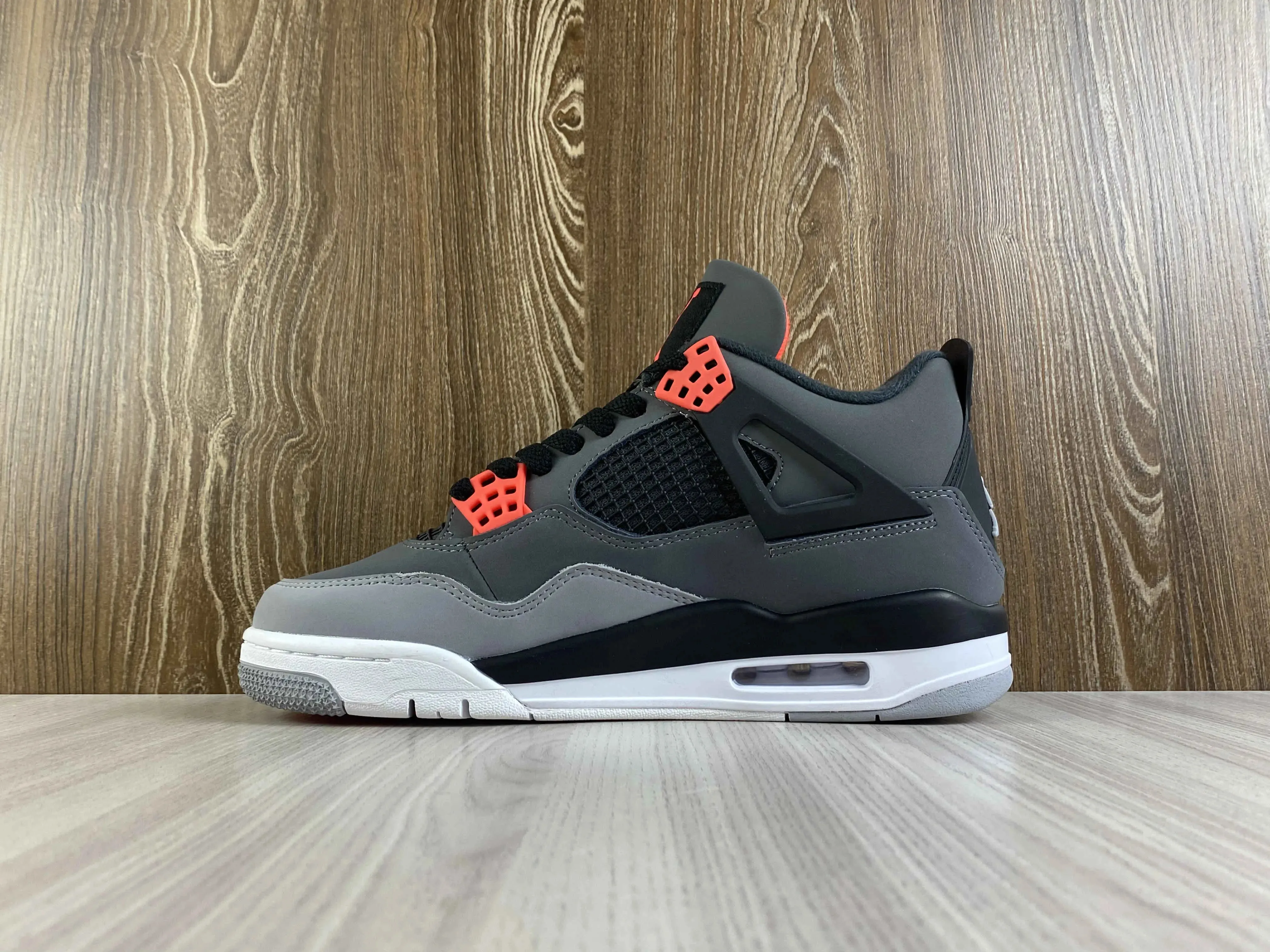 Classic Retro 4 Sneakers - Infrared