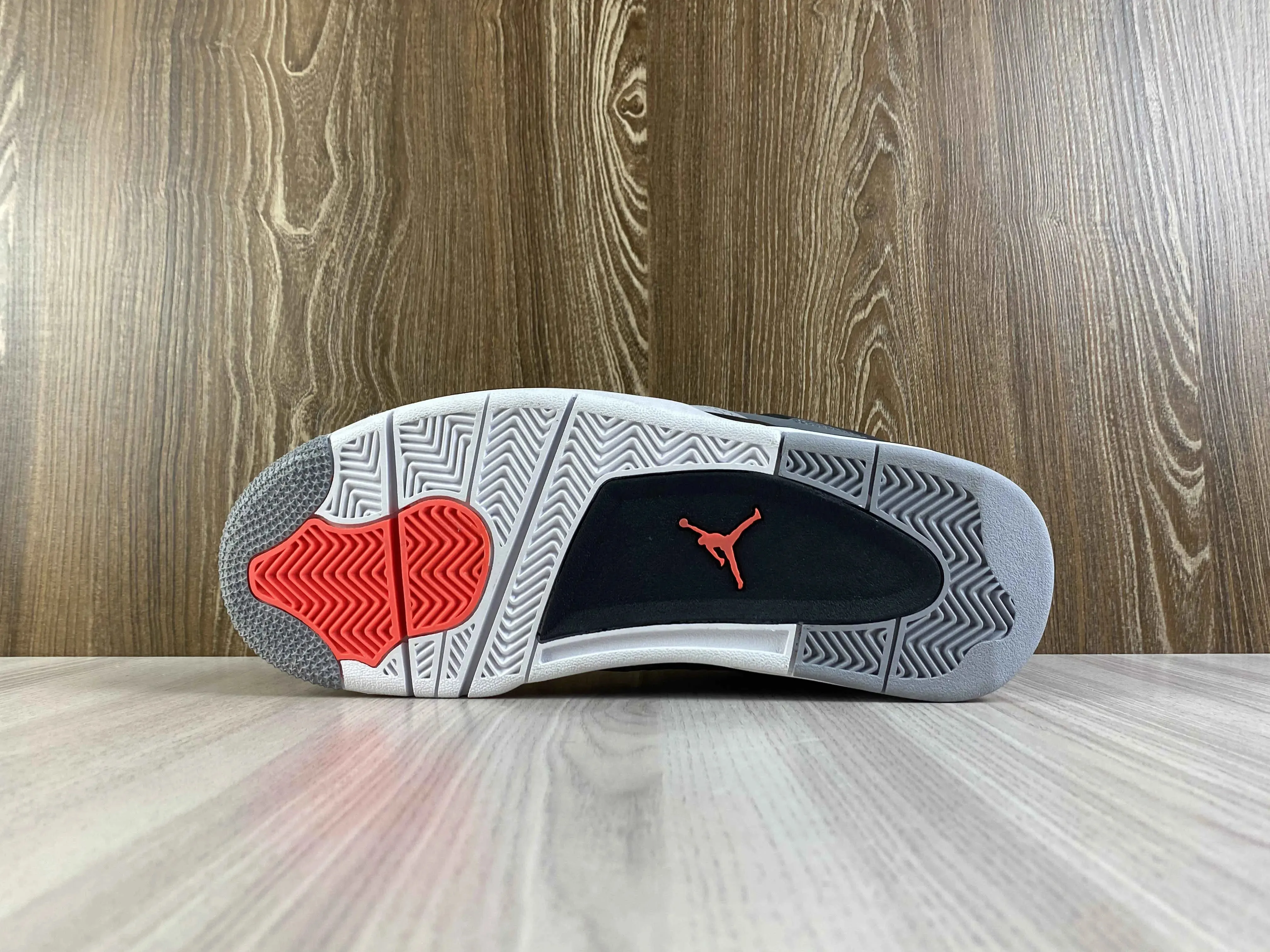 Classic Retro 4 Sneakers - Infrared