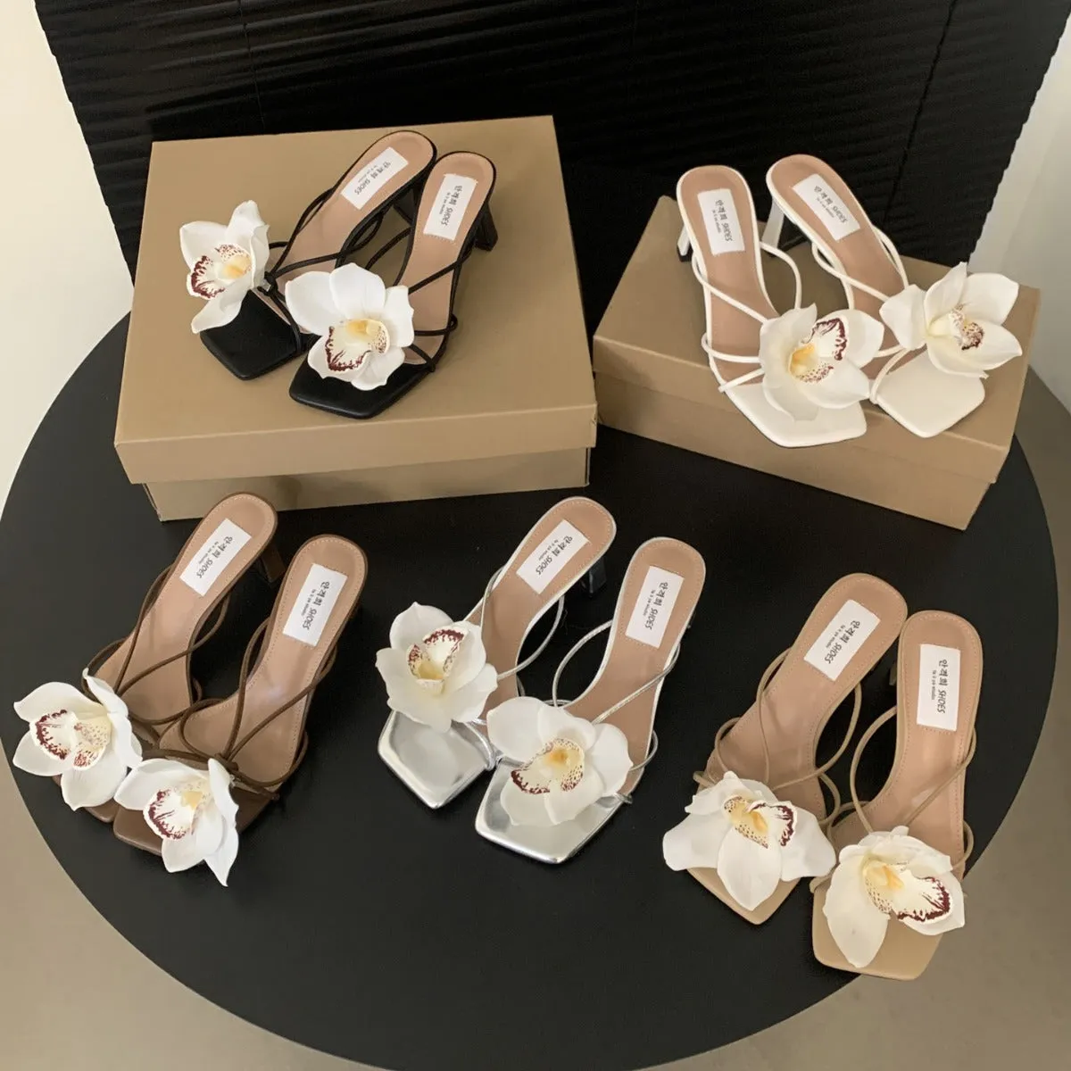 French-style Detachable Flower Flip-toe Roman heels