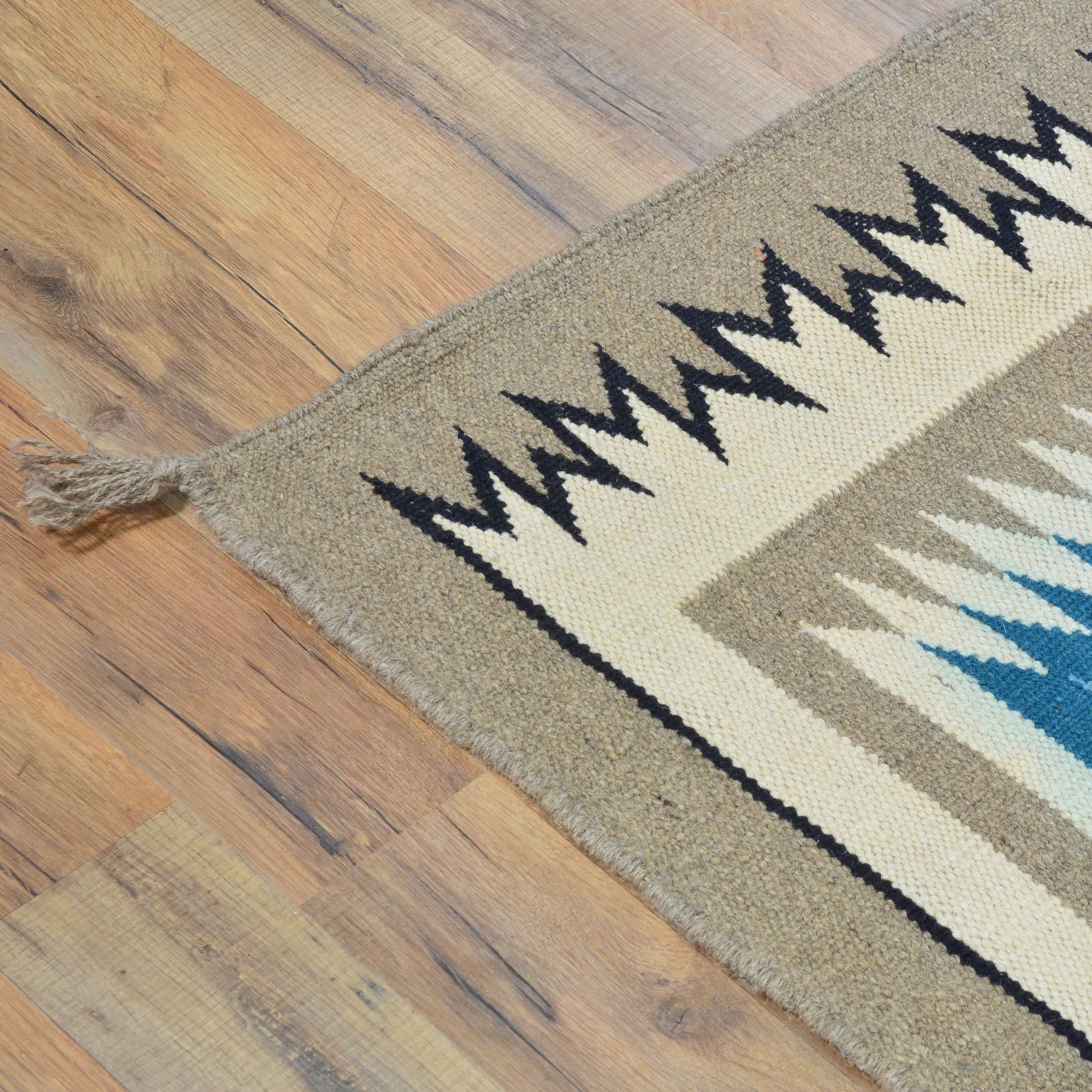 Hand-Woven Reversible Southwestern Design Handmade Wool Kilim (Size 6.0 X 8.11) Cwral-10344