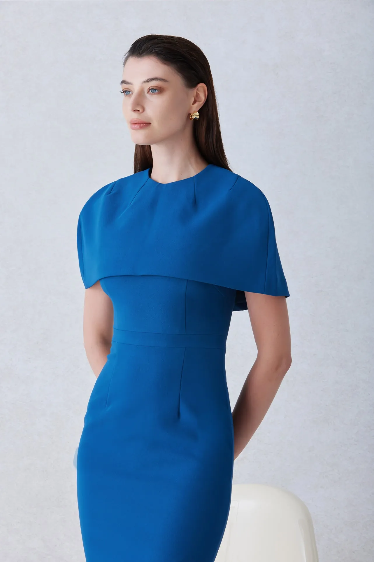 ROUND-NECKLINE DRESS IN DEEP BLUE