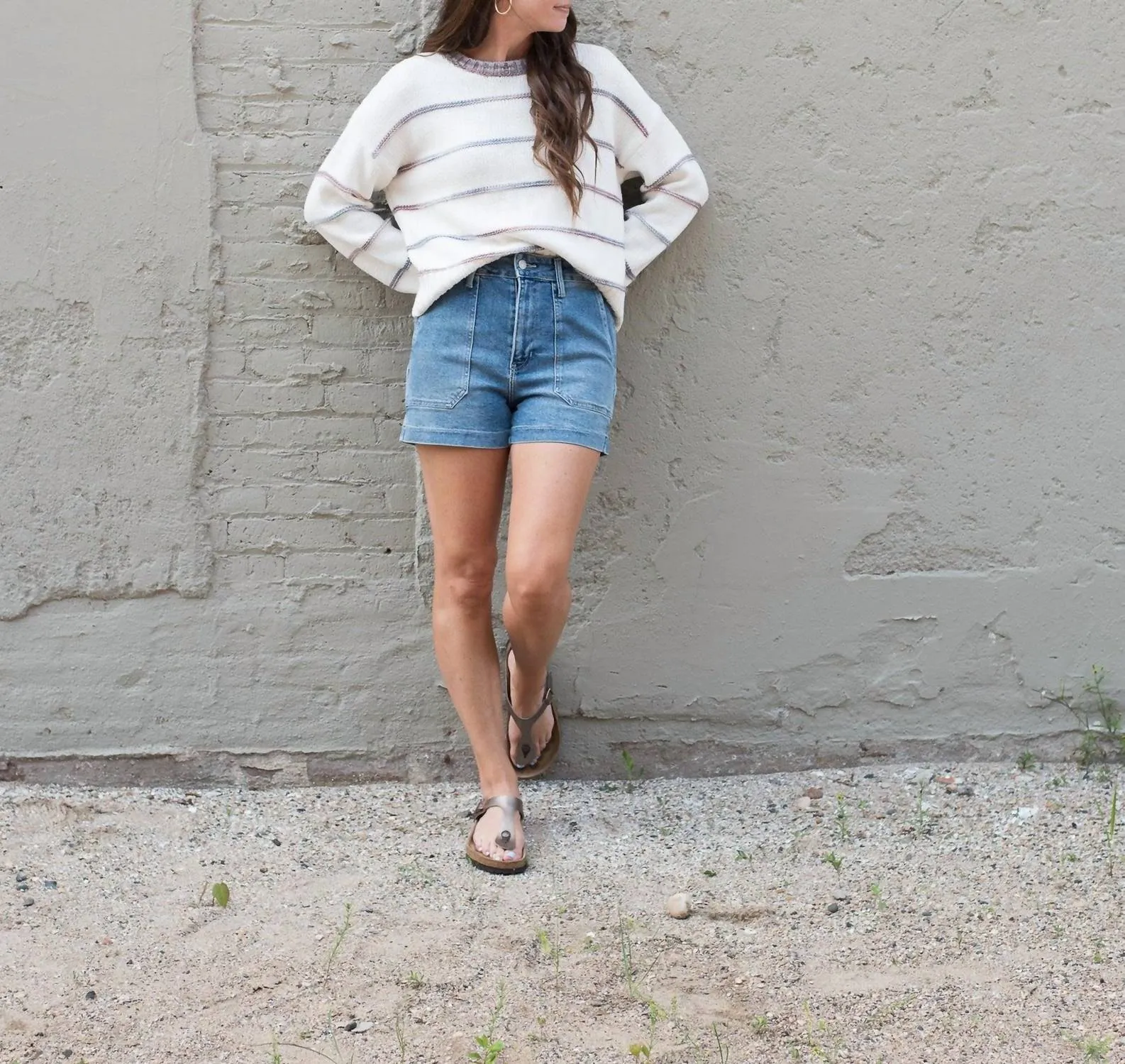Shiloh Pullover In White/ Grey