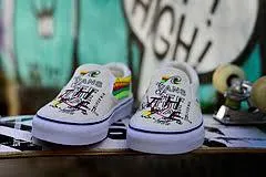 Vans Of The Wall 2018 Classic Sneaker Beige/White