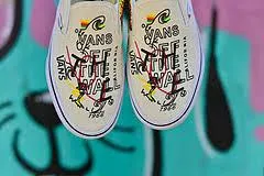 Vans Of The Wall 2018 Classic Sneaker Beige/White