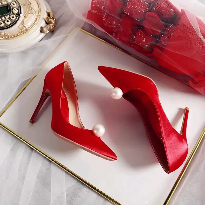 VougeVamp Women's Pearl Pointed Toe Stiletto Heels – Elegant Bridal & Wedding Pumps