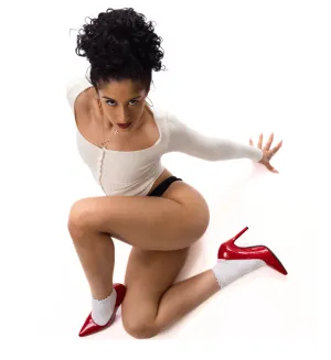 VOYEUR RED